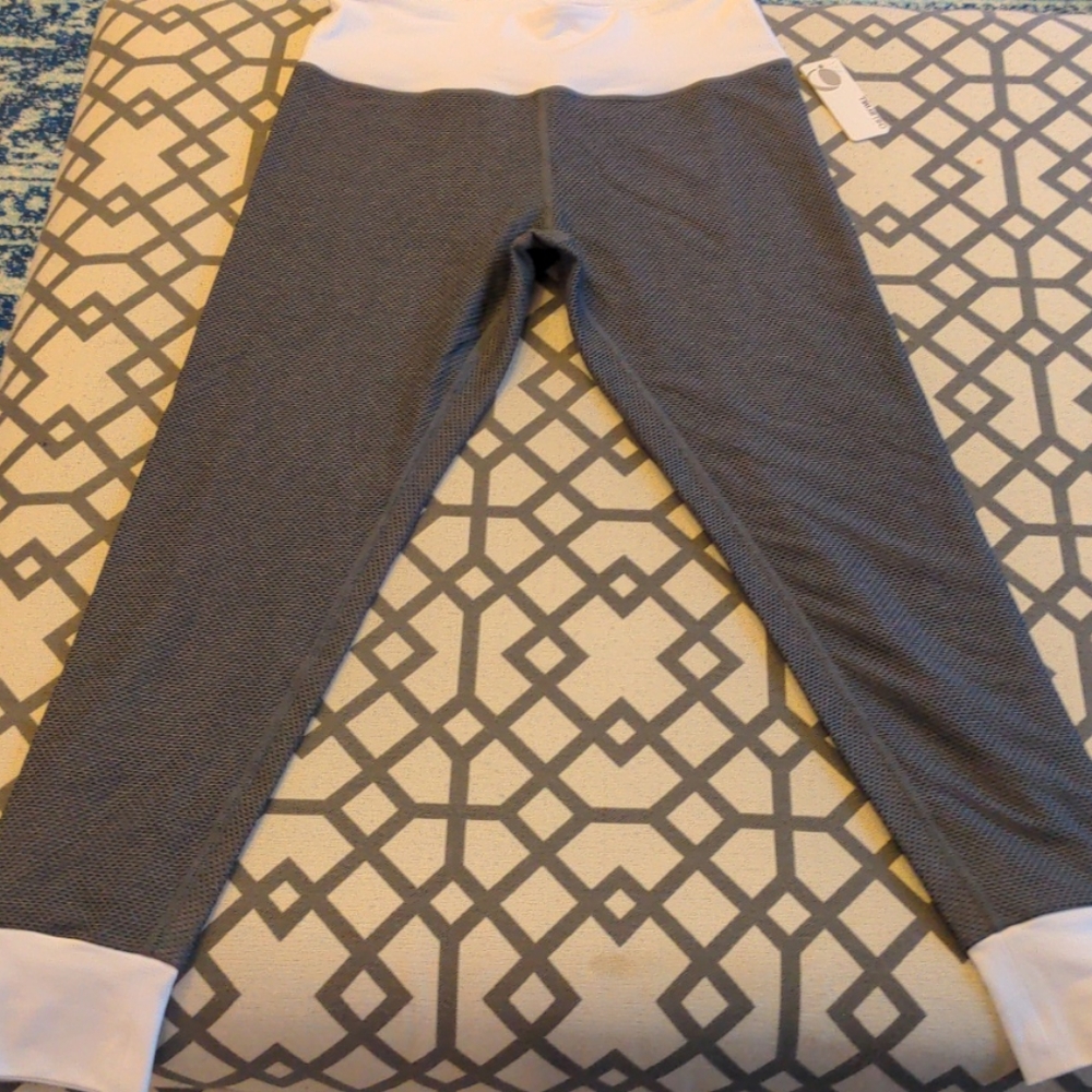 Chill by Will L size 3 grey/white leggings nwt